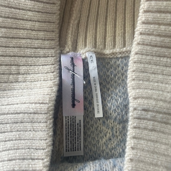 Out From Under Urban Outfitters Snowflake Knit Shorts – Rare - NWOT – Size M - Picture 3 of 7